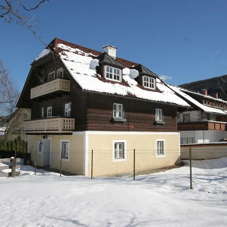 Splendid Chalet With Garden, Bbq, Balcony, Heating, Parking Chalé *