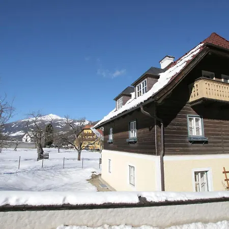 Splendid Chalet With Garden, Bbq, Balcony, Heating, Parking Chalé