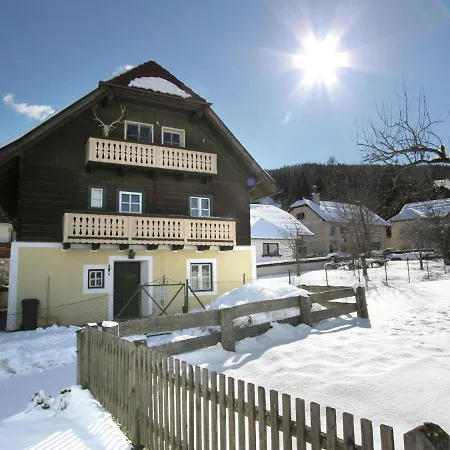 Chalé Splendid Chalet With Garden, Bbq, Balcony, Heating, Parking